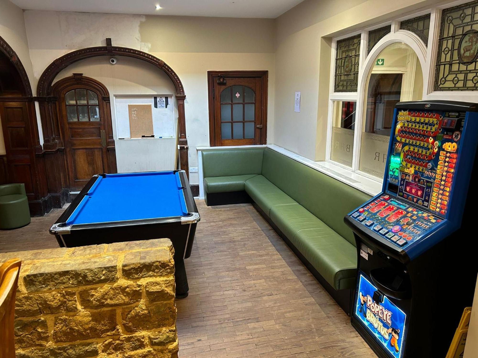 The Hind Hotel Wellingborough Exterior photo