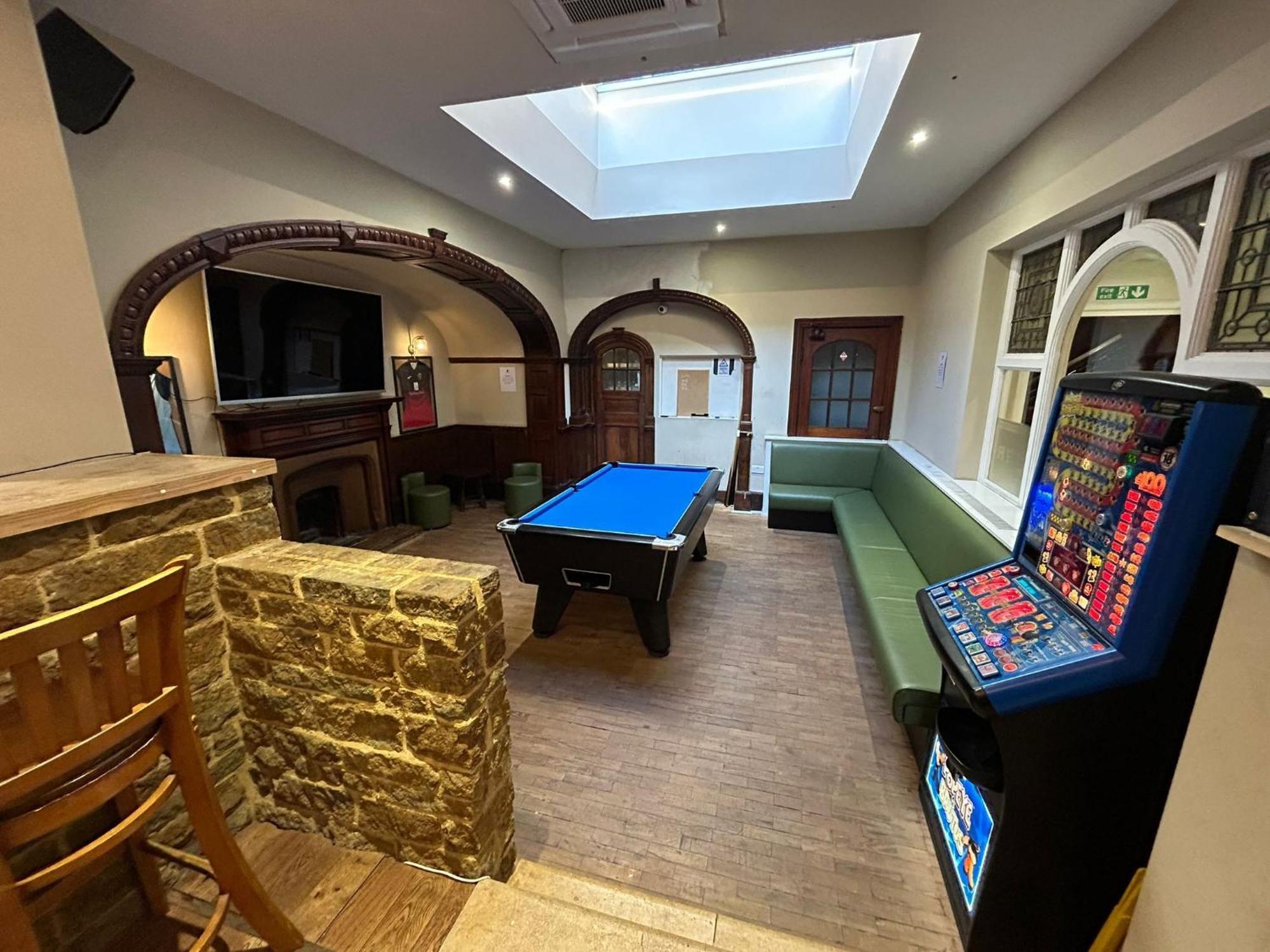 The Hind Hotel Wellingborough Exterior photo