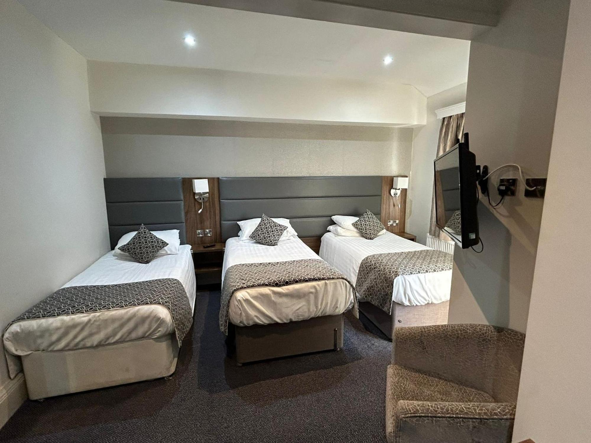 The Hind Hotel Wellingborough Room photo